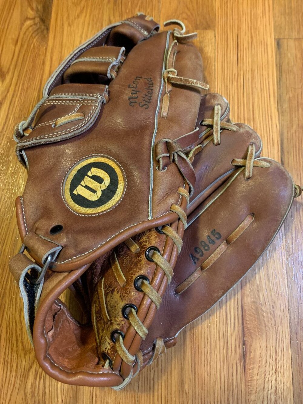 Wilson Leather Soft Flex RHT Right Hand Thrower Leather Baseball Glove A9845